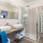 In With Sauna *