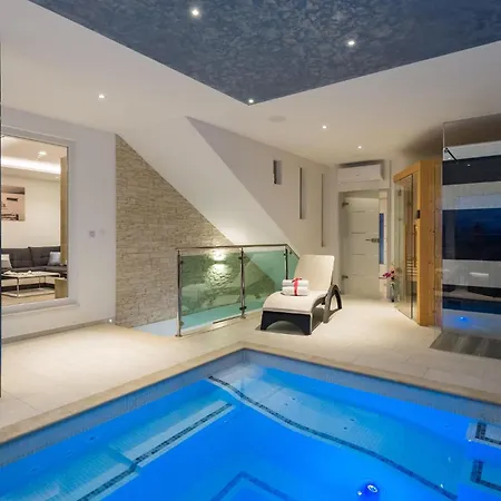 Lovely In With Outdoor Swimming Pool Holiday home Punat