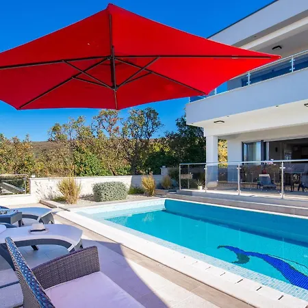 Holiday home Lovely In With Outdoor Swimming Pool *