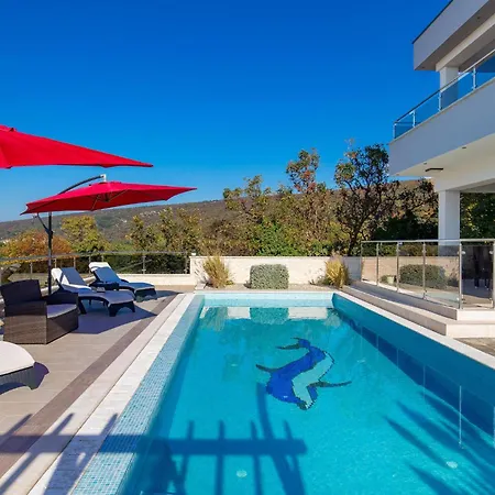 Lovely In With Outdoor Swimming Pool
