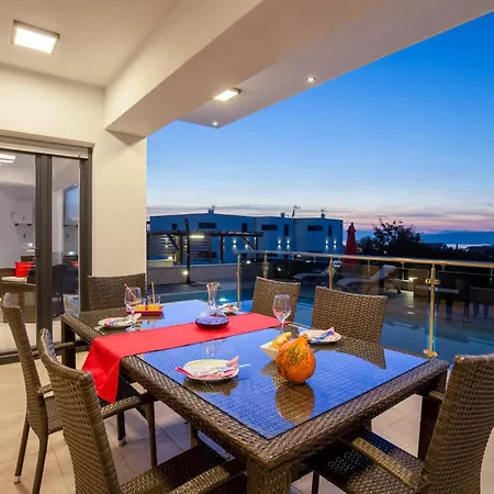 Lovely In With Outdoor Swimming Pool Holiday home *