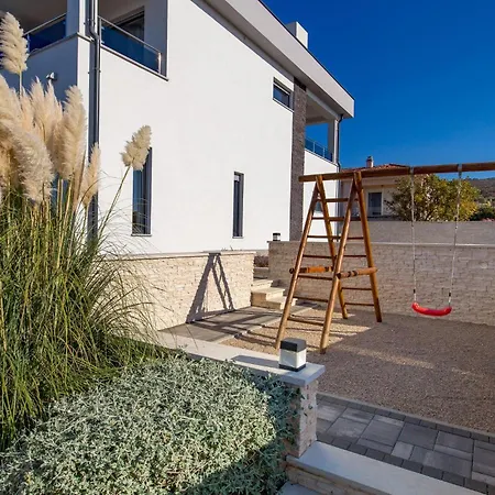 Lovely In With Outdoor Swimming Pool